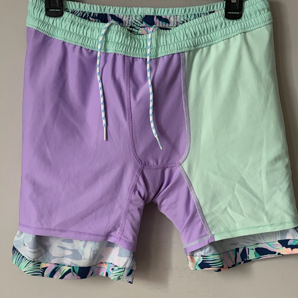 Chubbies 7" Tropical Print Classic Swim Trunks Lined - Picture 4 of 9